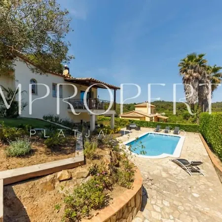 Encantadora En Mas Ros Жирона